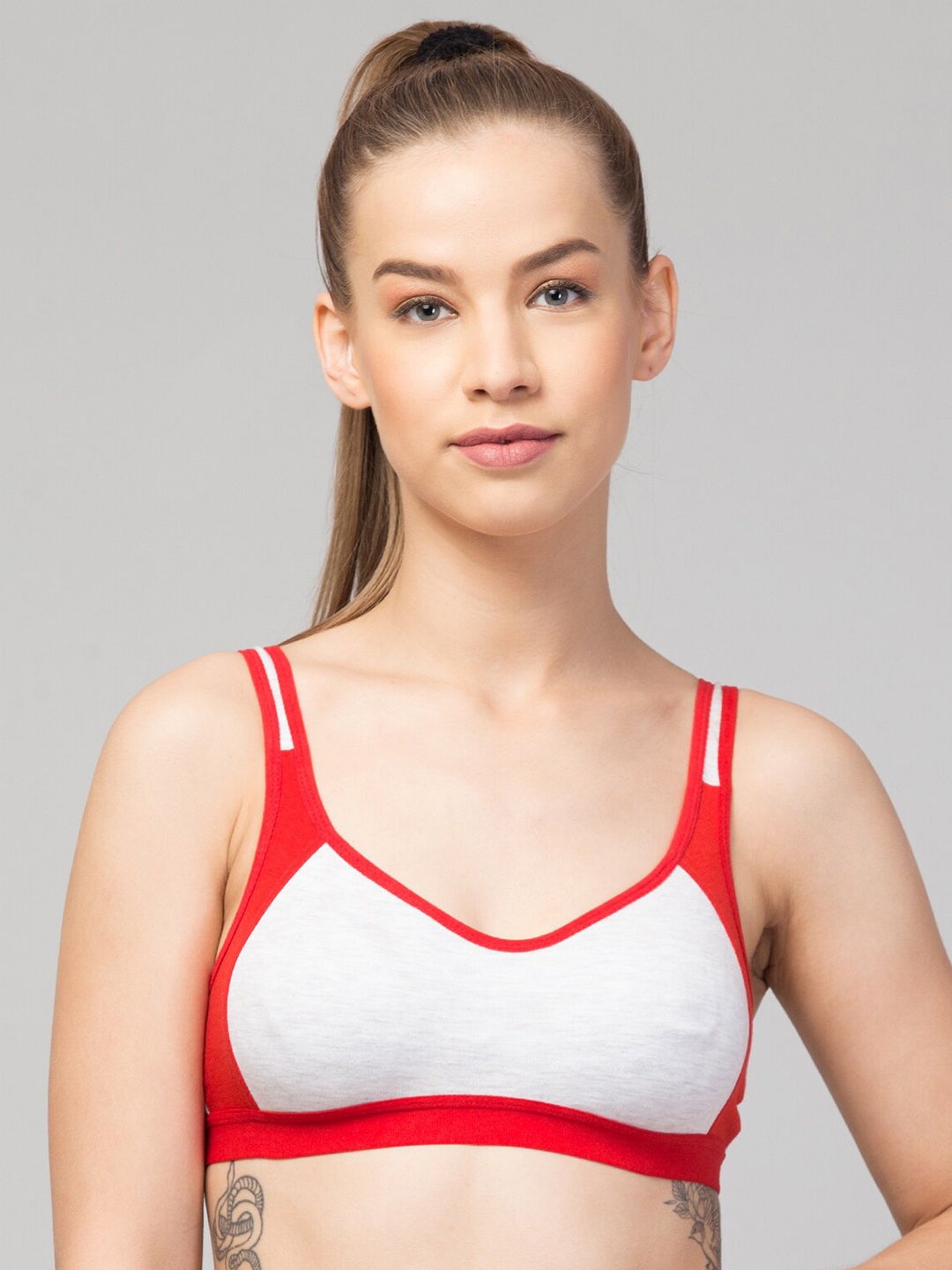 

Apraa & Parma Colourblocked Full Coverage Non Padded Organic Super Support Sports Bra, Red