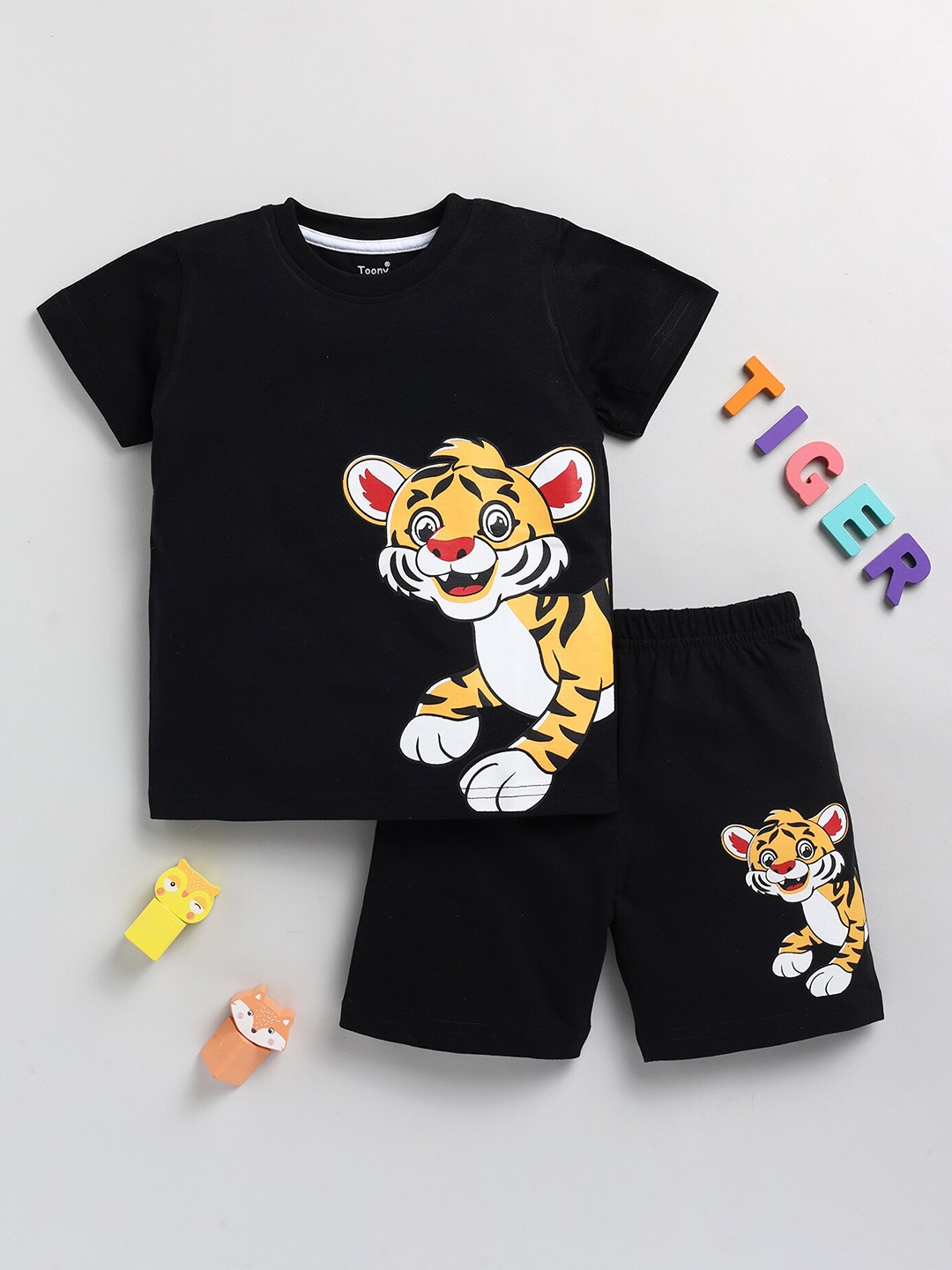 

Toonyport Infant Boys Graphic Printed Pure Cotton T-shirt with Shorts, Black