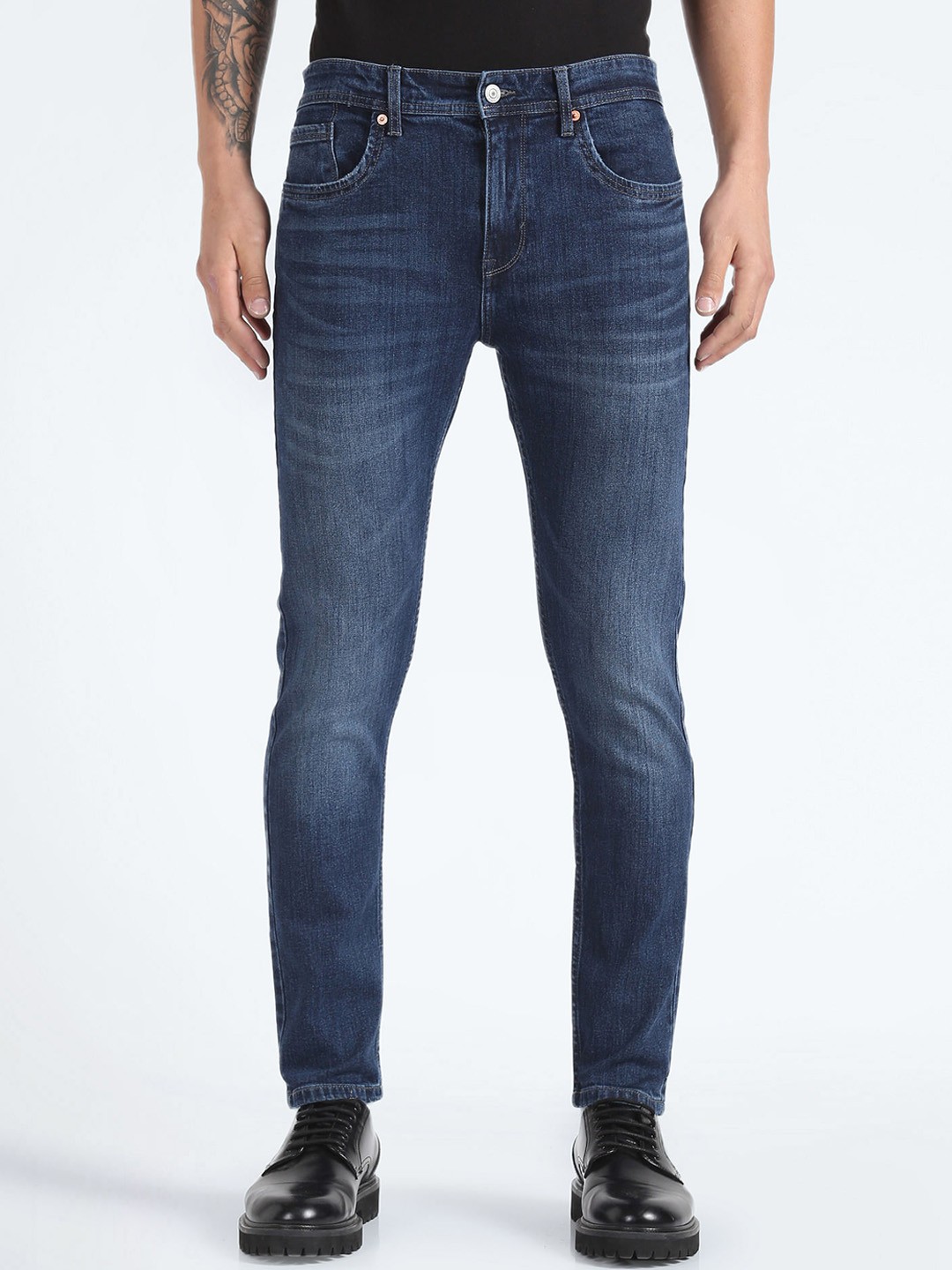 

Flying Machine Men Blue Tapered Fit Mid Rise Light Fade Jeans