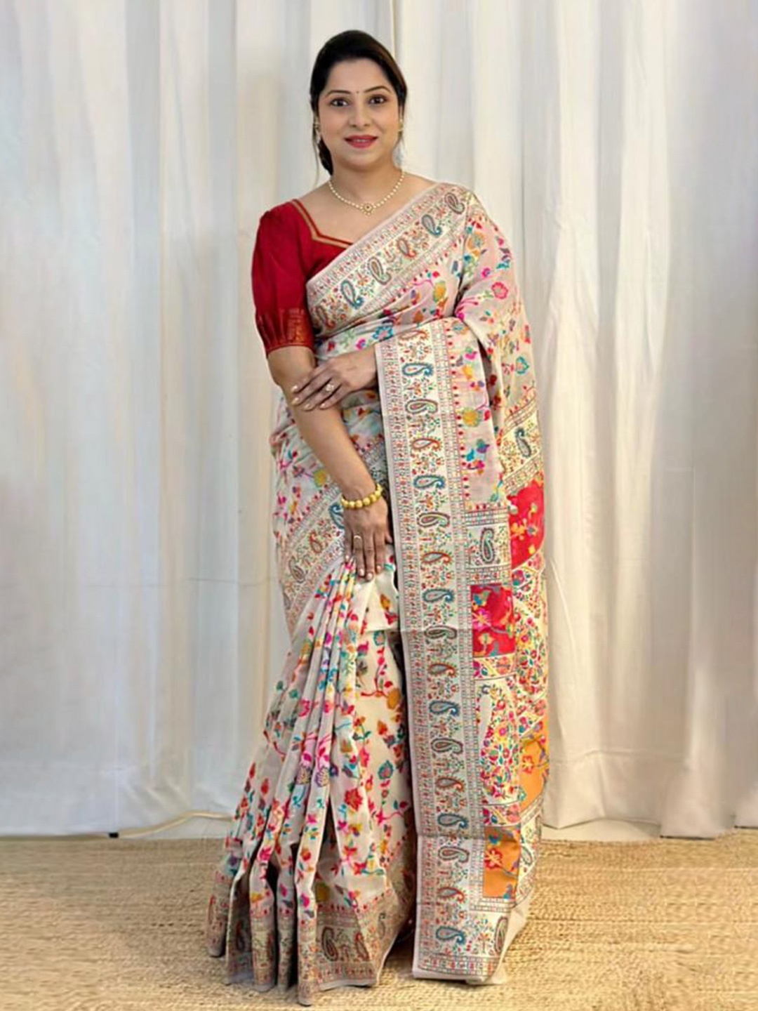 

MORLY Woven Design Zari Kanjeevaram Saree, Cream