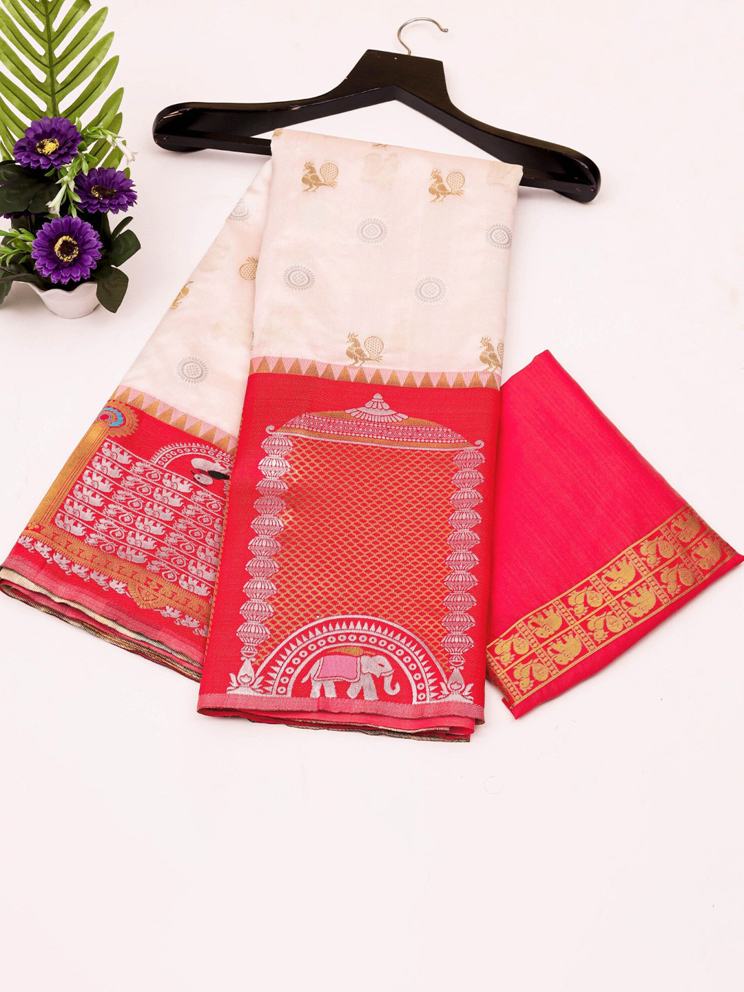 

MORLY Ethnic Motifs Woven Design Zari Kanjeevaram Saree, Cream