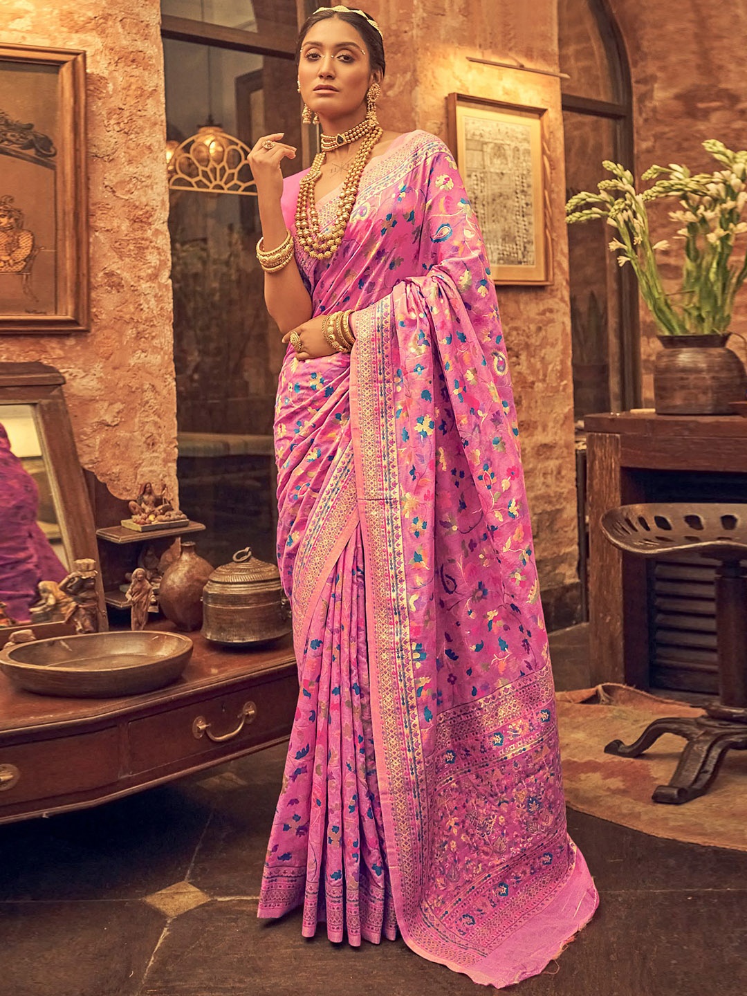 

MORLY Floral Woven Design Zari Kanjeevaram Saree, Pink