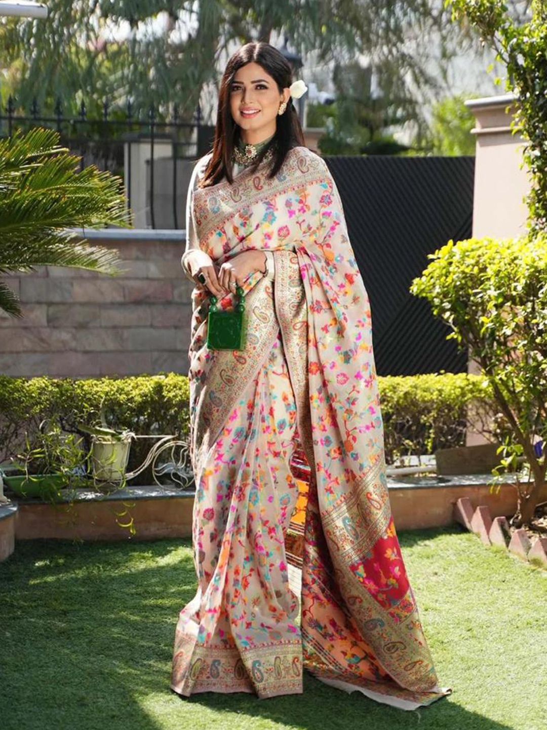 

MORLY Floral Woven Design Zari Kanjeevaram Saree, Cream