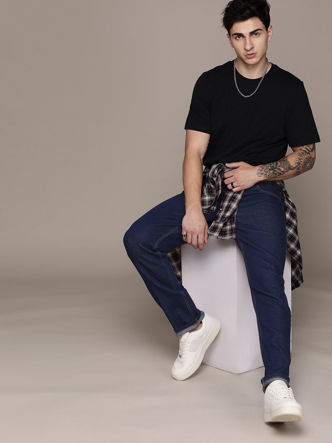 

Roadster Men Slim Fit Stretchable Jeans, Blue