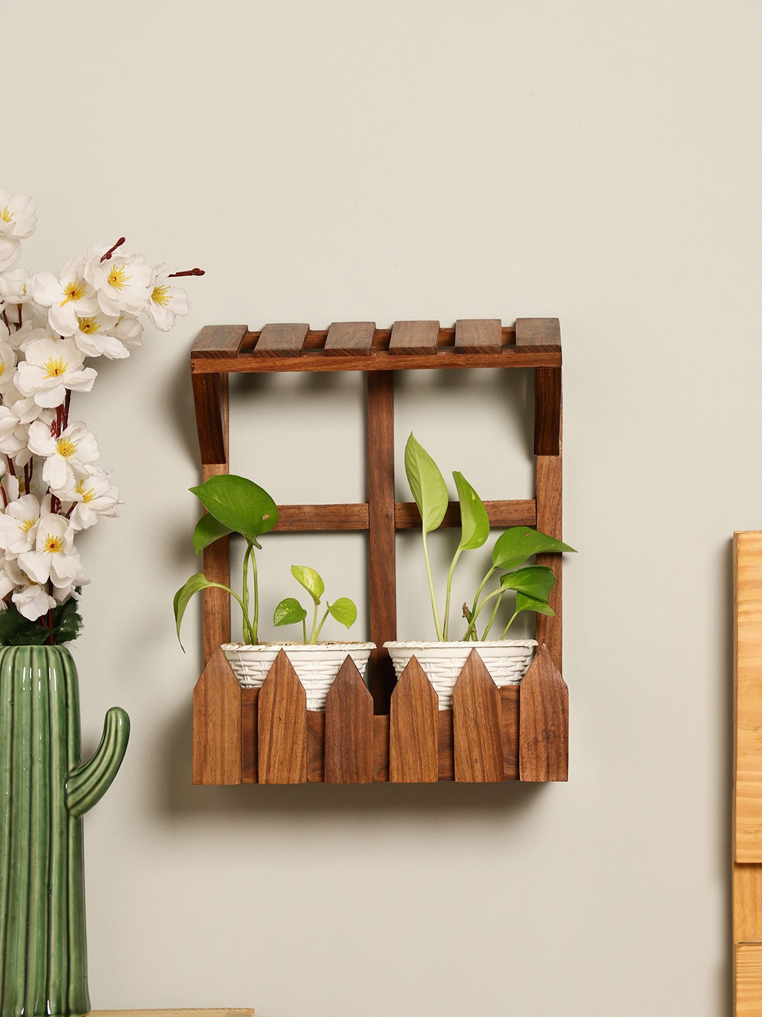 

VarEesha Flora Brown Wooden Hut Planter