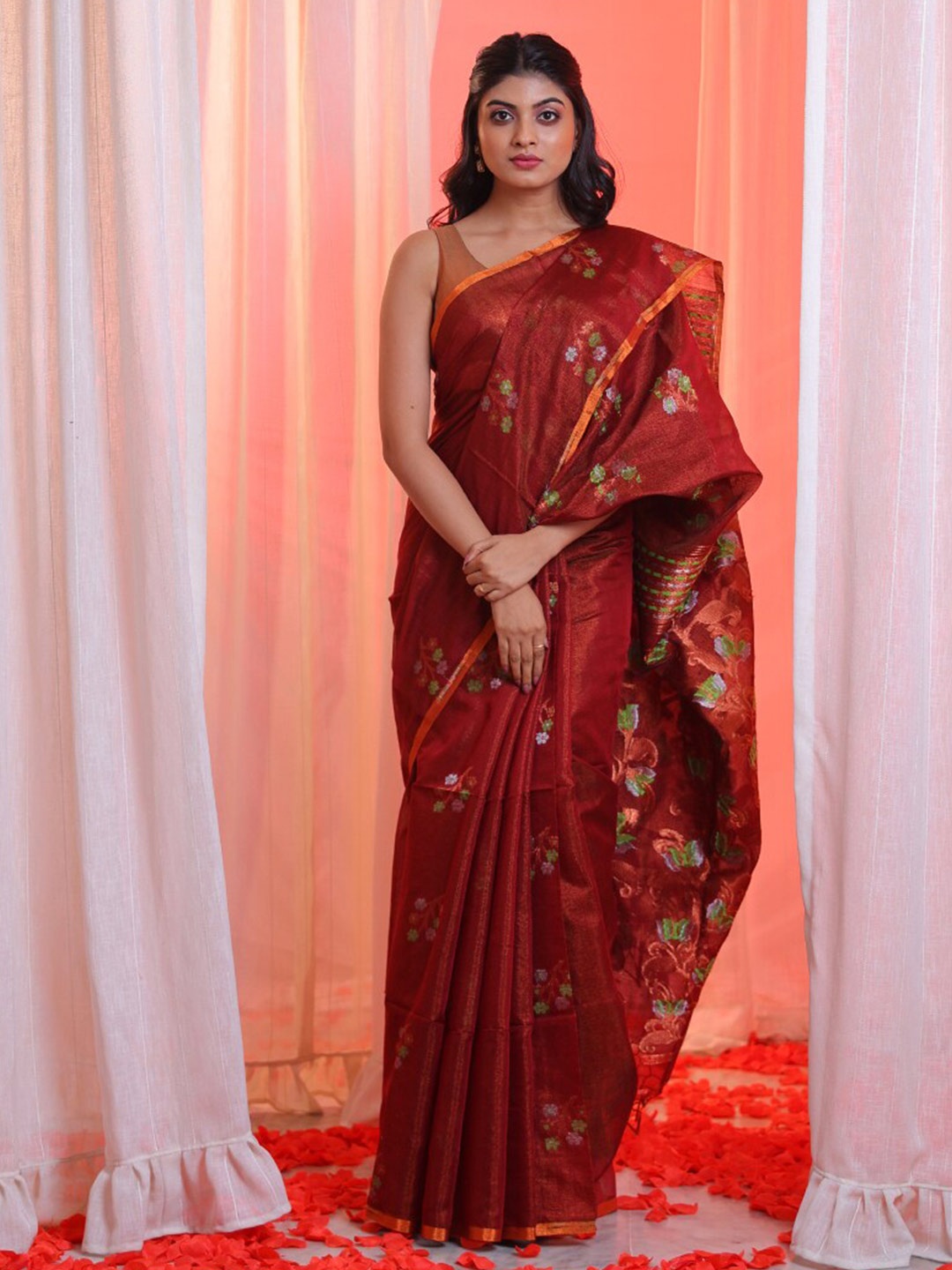 

Charukriti Floral Woven Design Zari Tissue Saree, Maroon