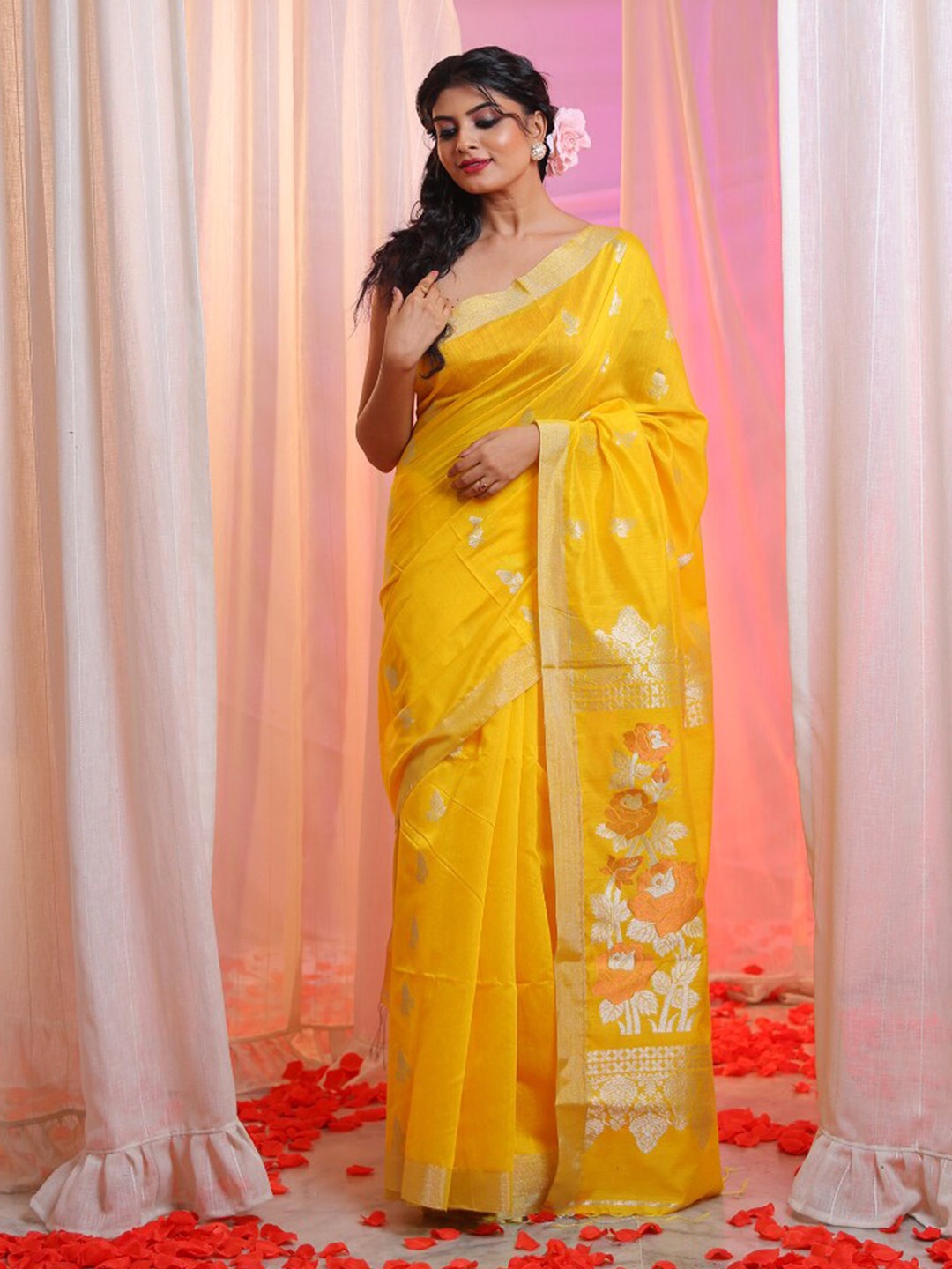 

Charukriti Ethnic Motifs Woven Design Zari Handloom Saree, Yellow