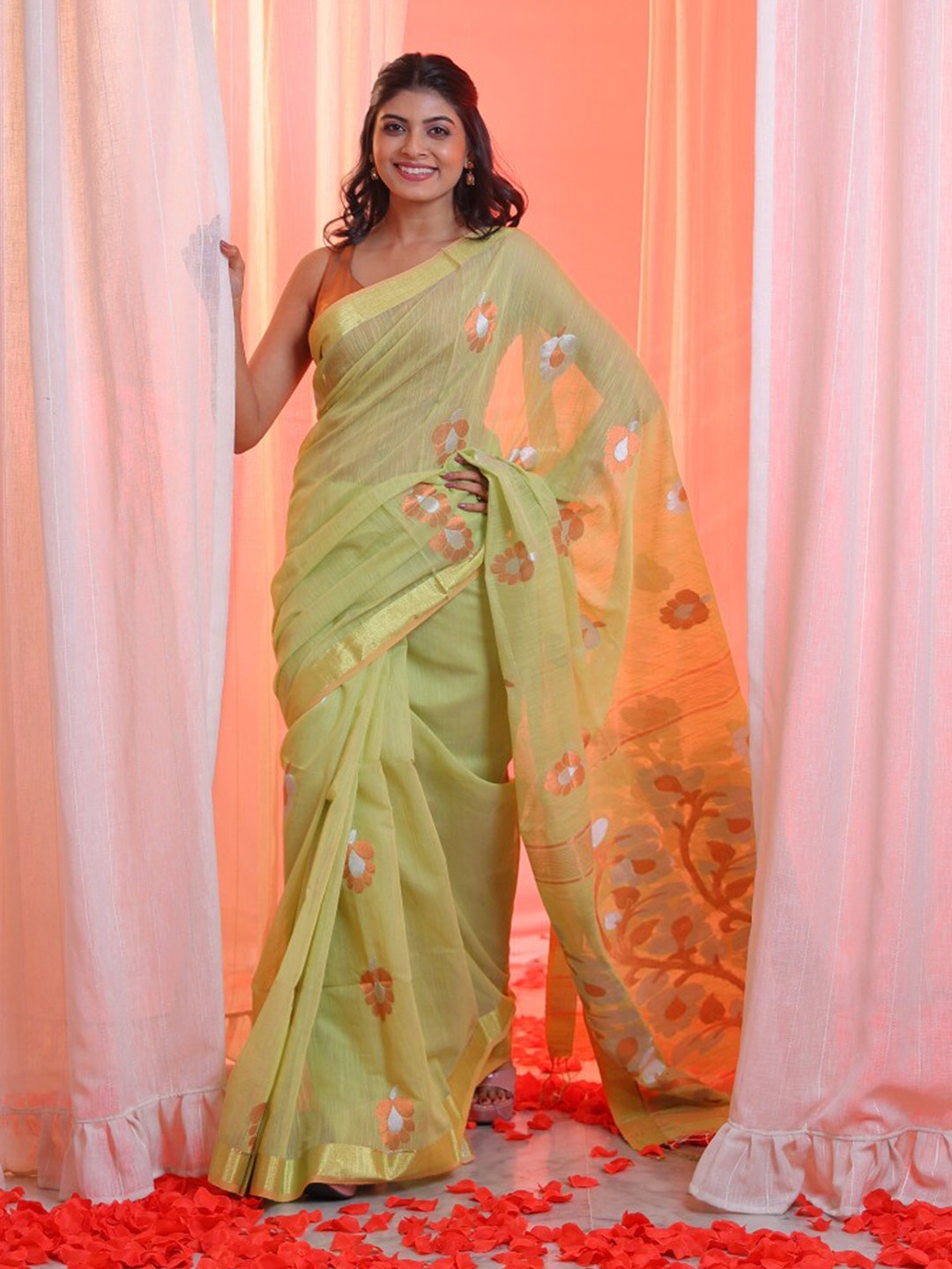 

Charukriti Ethnic Motifs Woven Design Zari Saree, Green