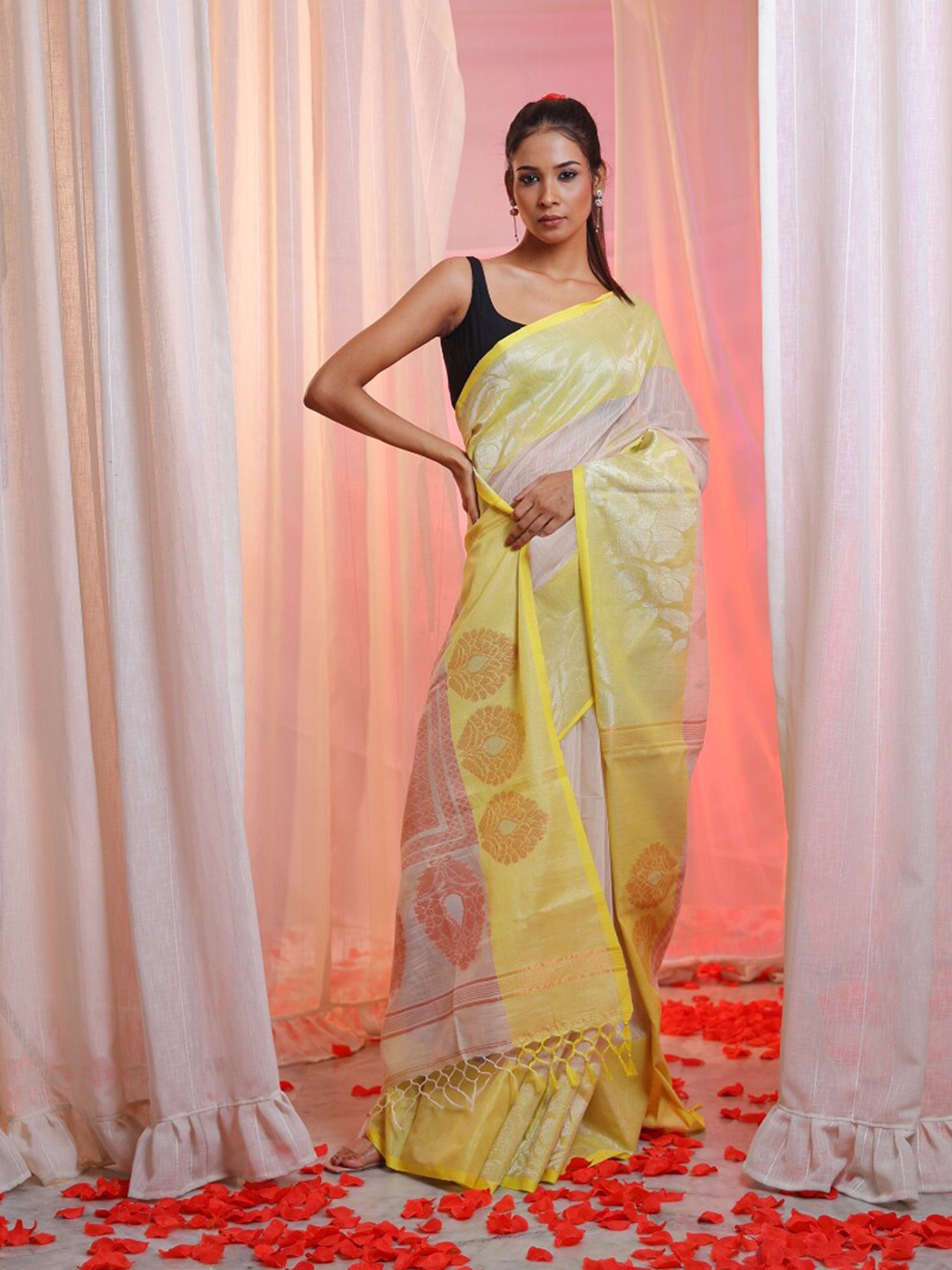 

Charukriti Ethnic Motifs Woven Design Zari Saree, Beige