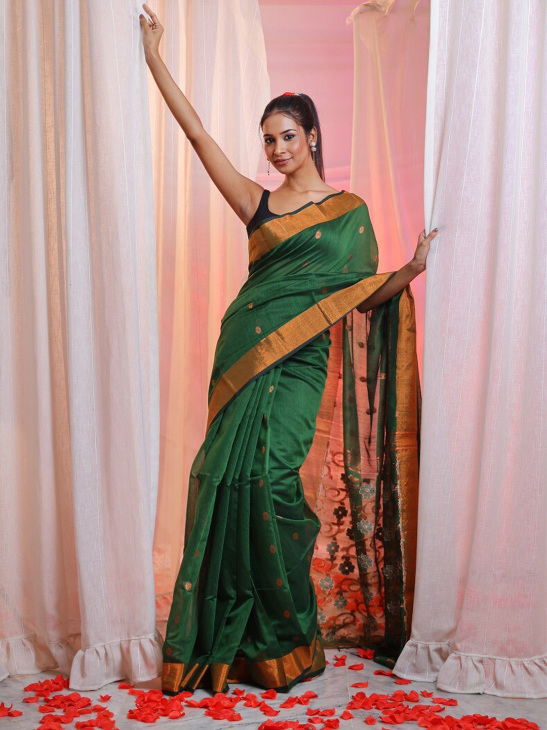 

Charukriti Woven Design Zari Saree, Green