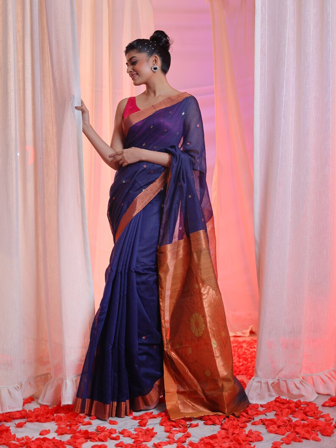 

Charukriti Woven Design Zari Saree, Navy blue