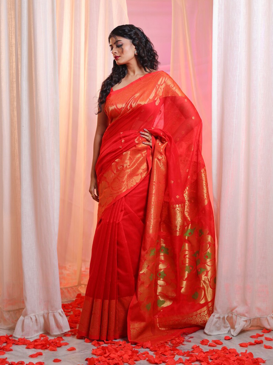 

Charukriti Woven Design Zari Saree, Red