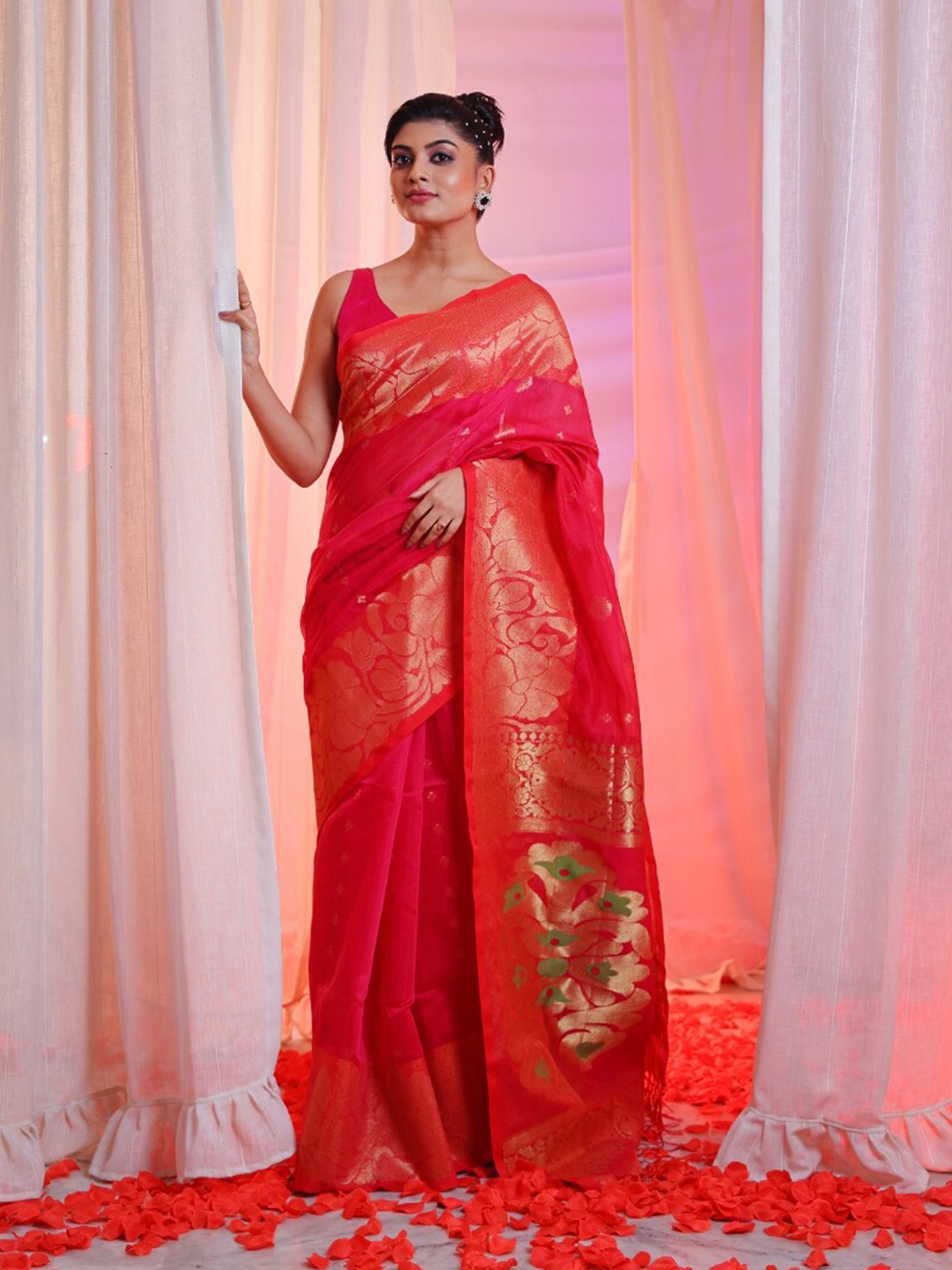 

Charukriti Ethnic Motifs Woven Design Zari Saree, Pink