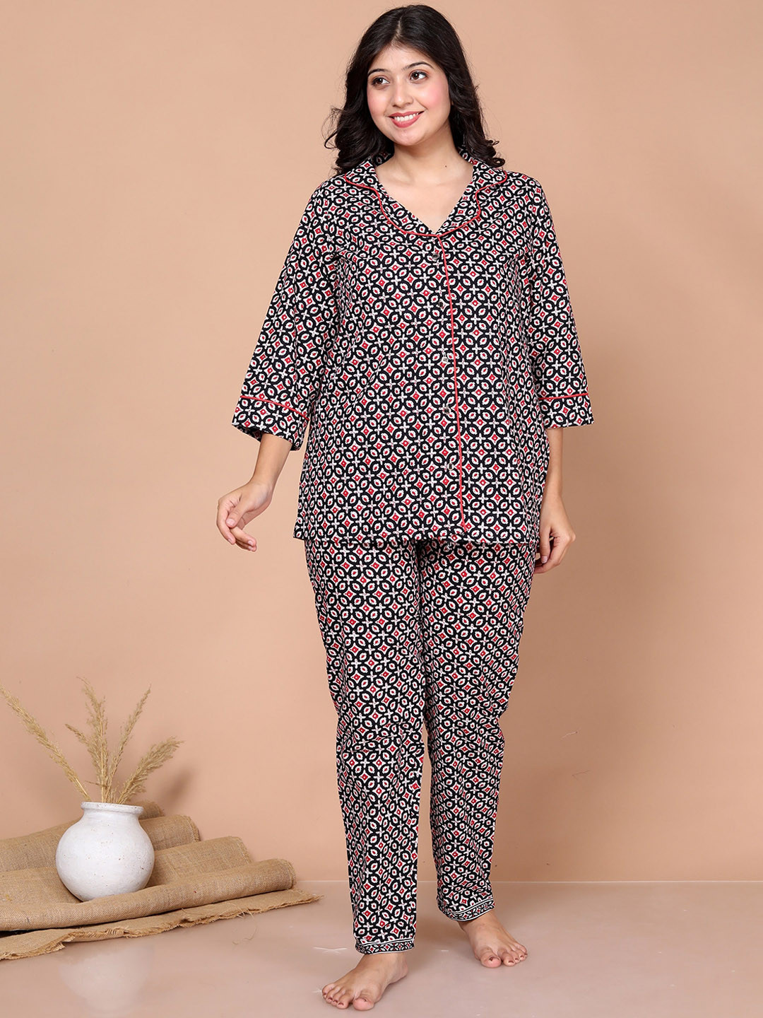 

SP DESIGNS Ethnic Motifs Printed Lapel Collar Pure Cotton Night suit, Black