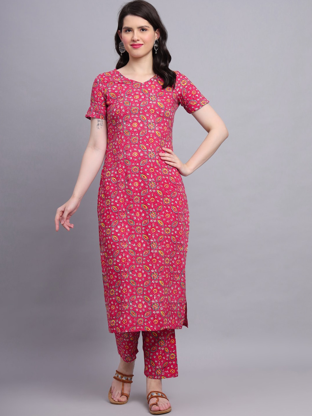 

KALINI Ethnic Motifs Printed Straight Kurta With Trousers, Pink