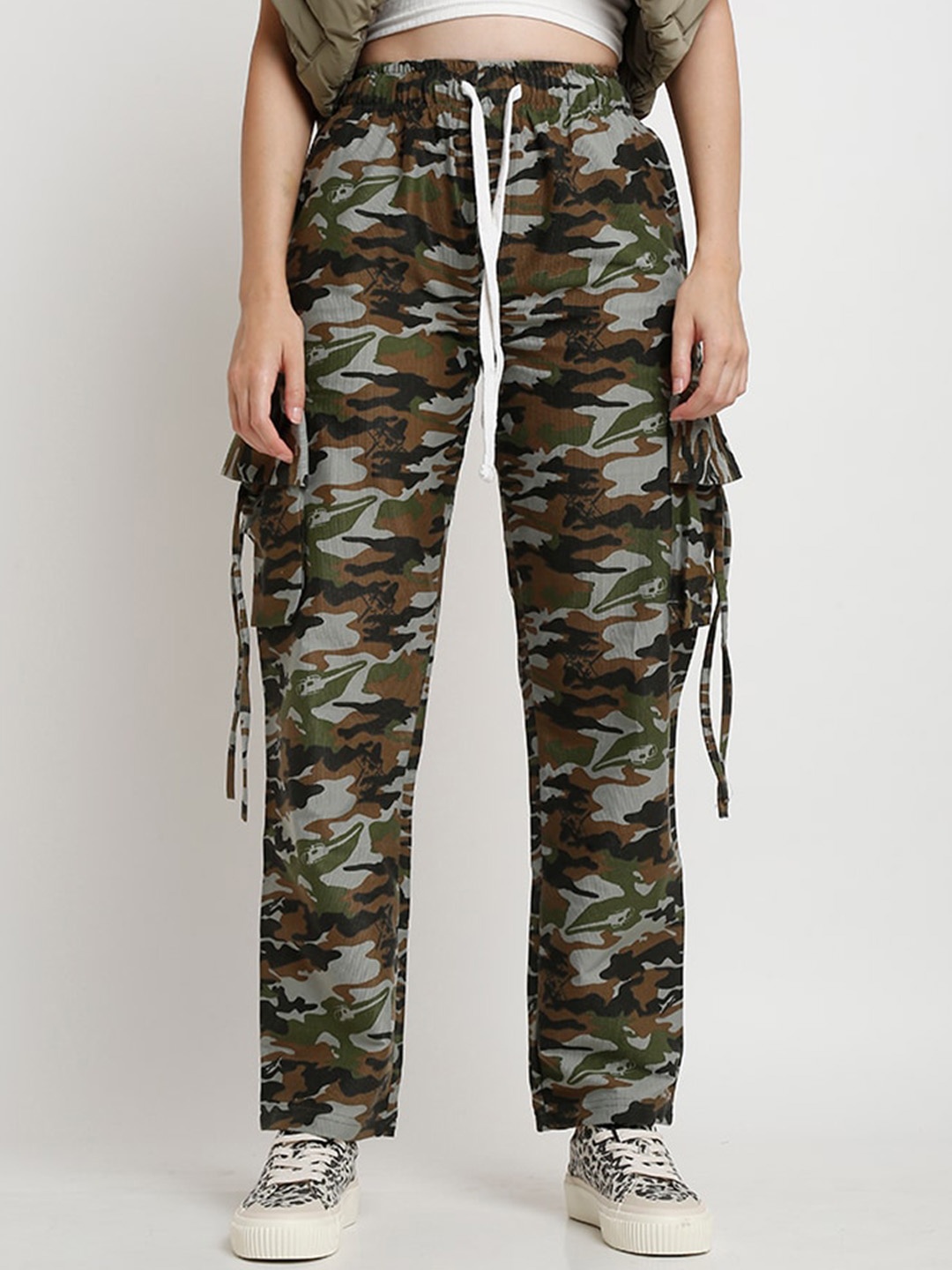 

EVERDION Women Camouflage Printed Relaxed Straight Leg High-Rise Cargos Trousers, Khaki