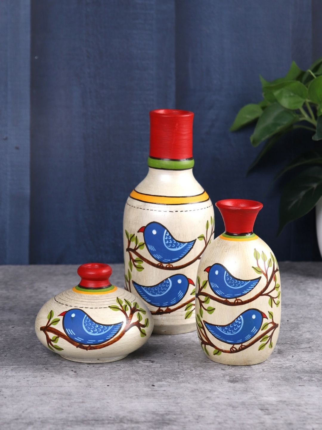 

VarEesha 3-Pcs Beige & Blue Bird Printed Terracotta Vases