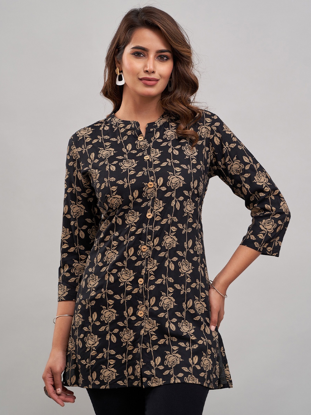 

Shedika Floral Printed Mandarin Collar Kurti, Black