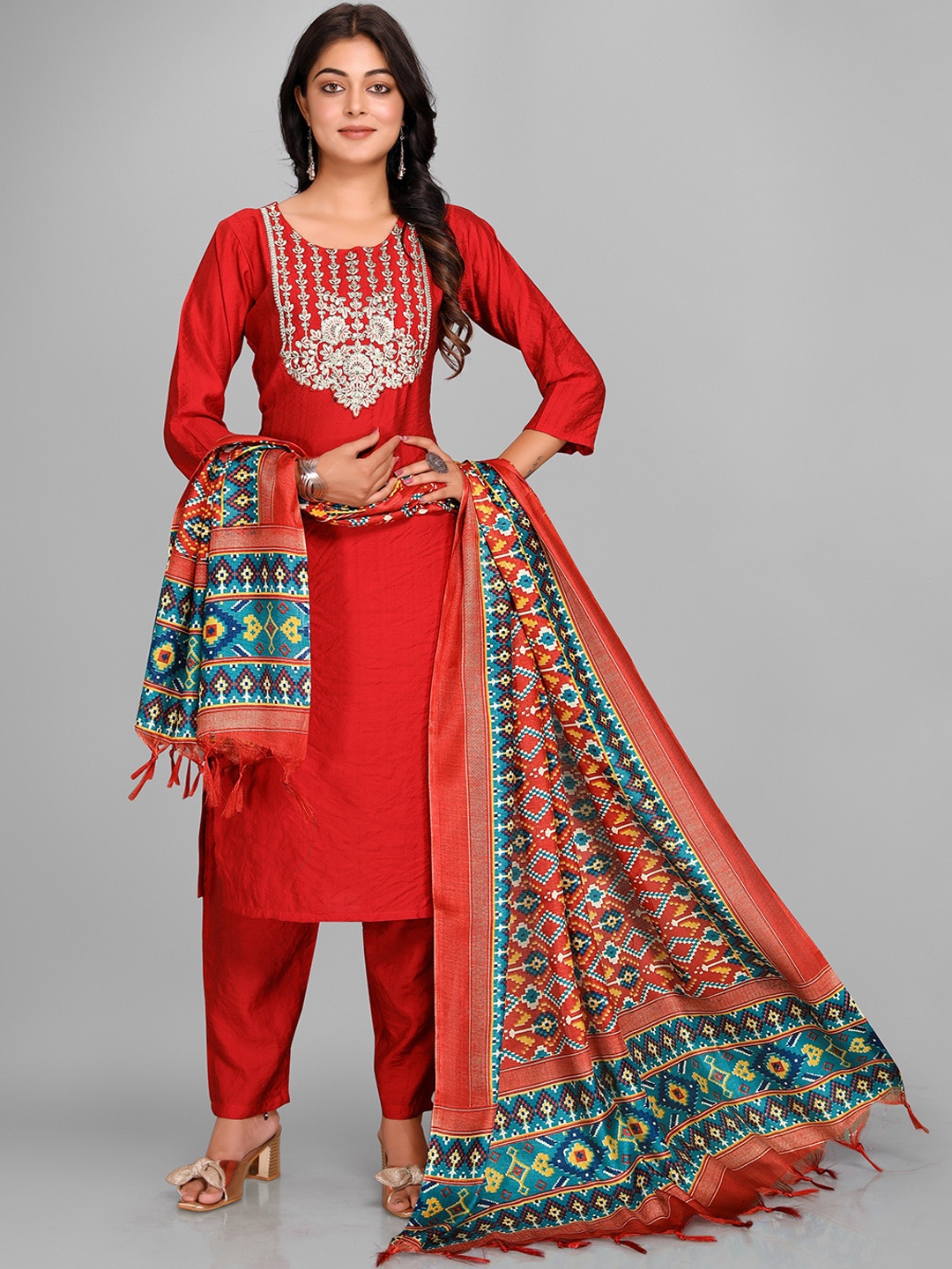 

KALINI Floral Yoke Design Regular Sequined Kurta With Trousers & Dupatta, Red
