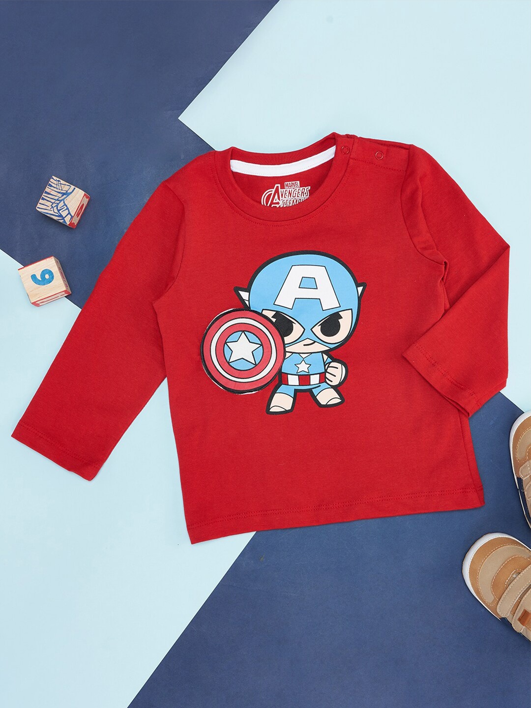 

Pantaloons Baby Infants Avengers Printed Cotton T-shirt, Red