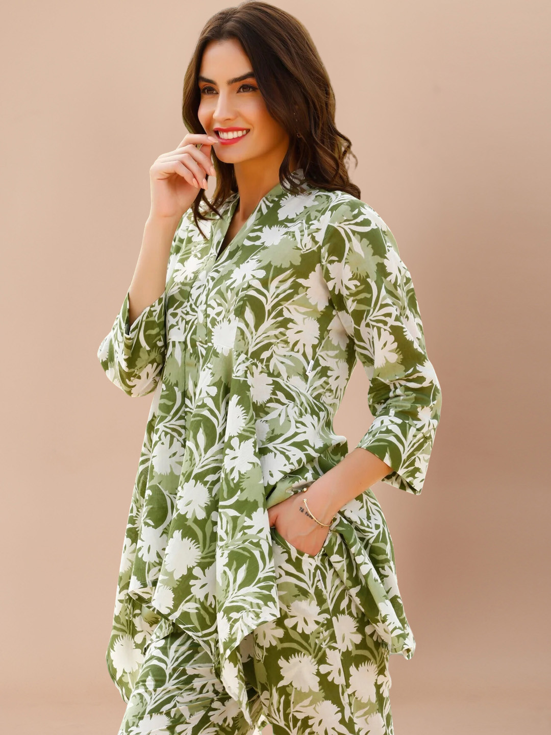 

SIDYAL Floral Printed Top and Trousers Co-Ords, Green