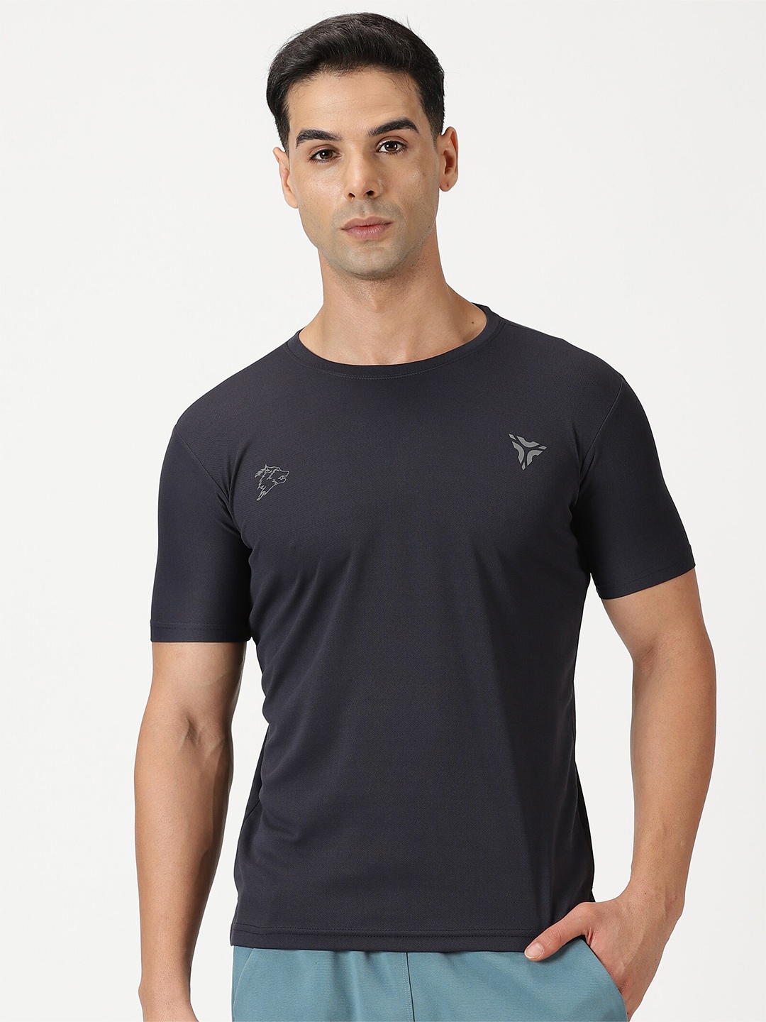 

deb Reflective Wolf Print Slim Fit T Shirt, Navy blue