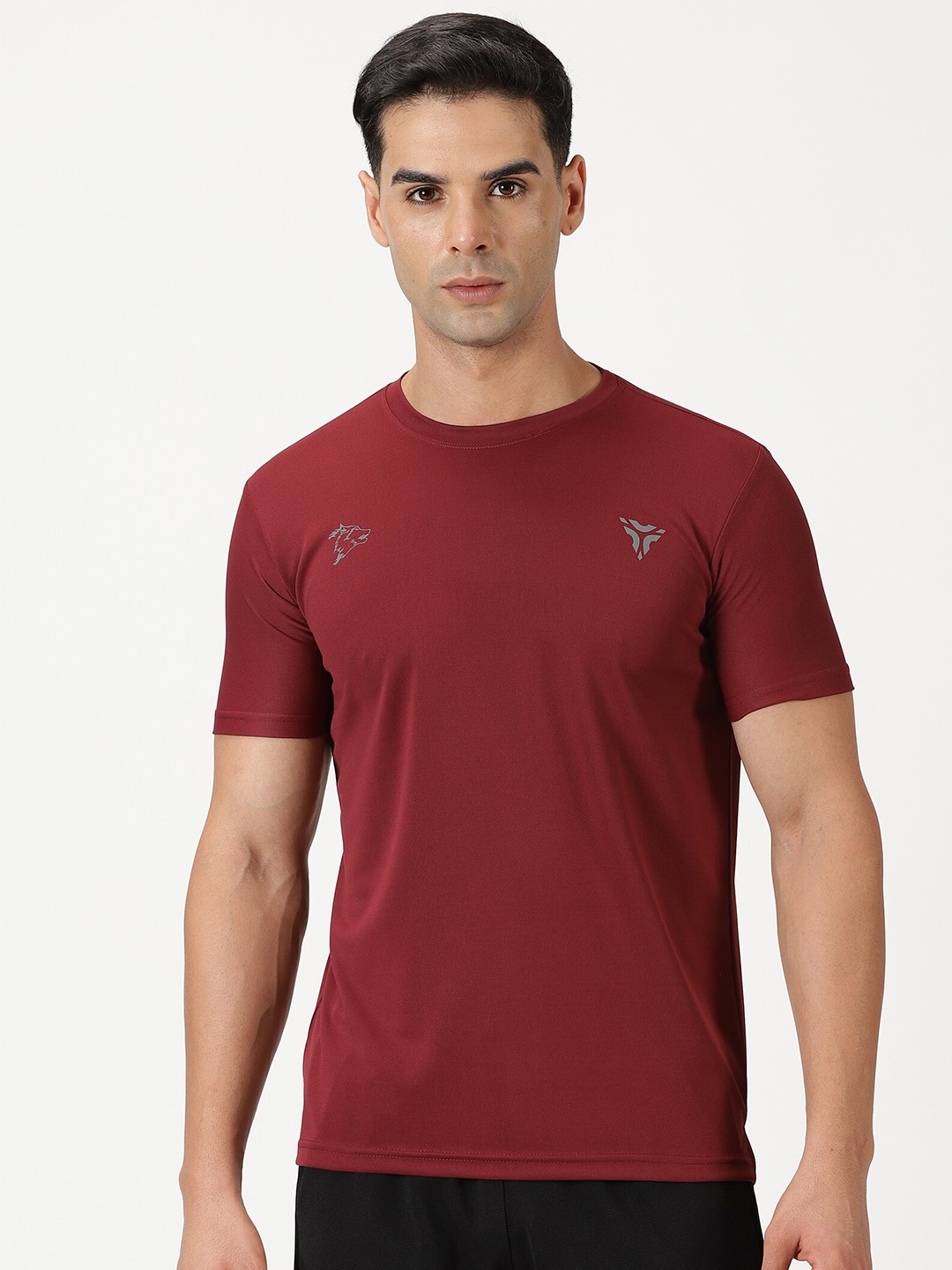 

deb Reflective Wolf Print Slim Fit T Shirt, Maroon