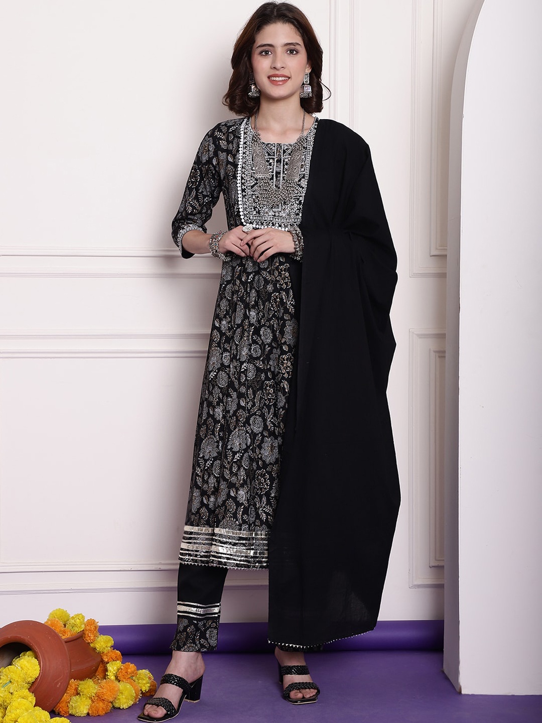 

Sangria Black Ethnic Motifs Printed Gotta Patti Anarkali Kurta & Trouser With Dupatta