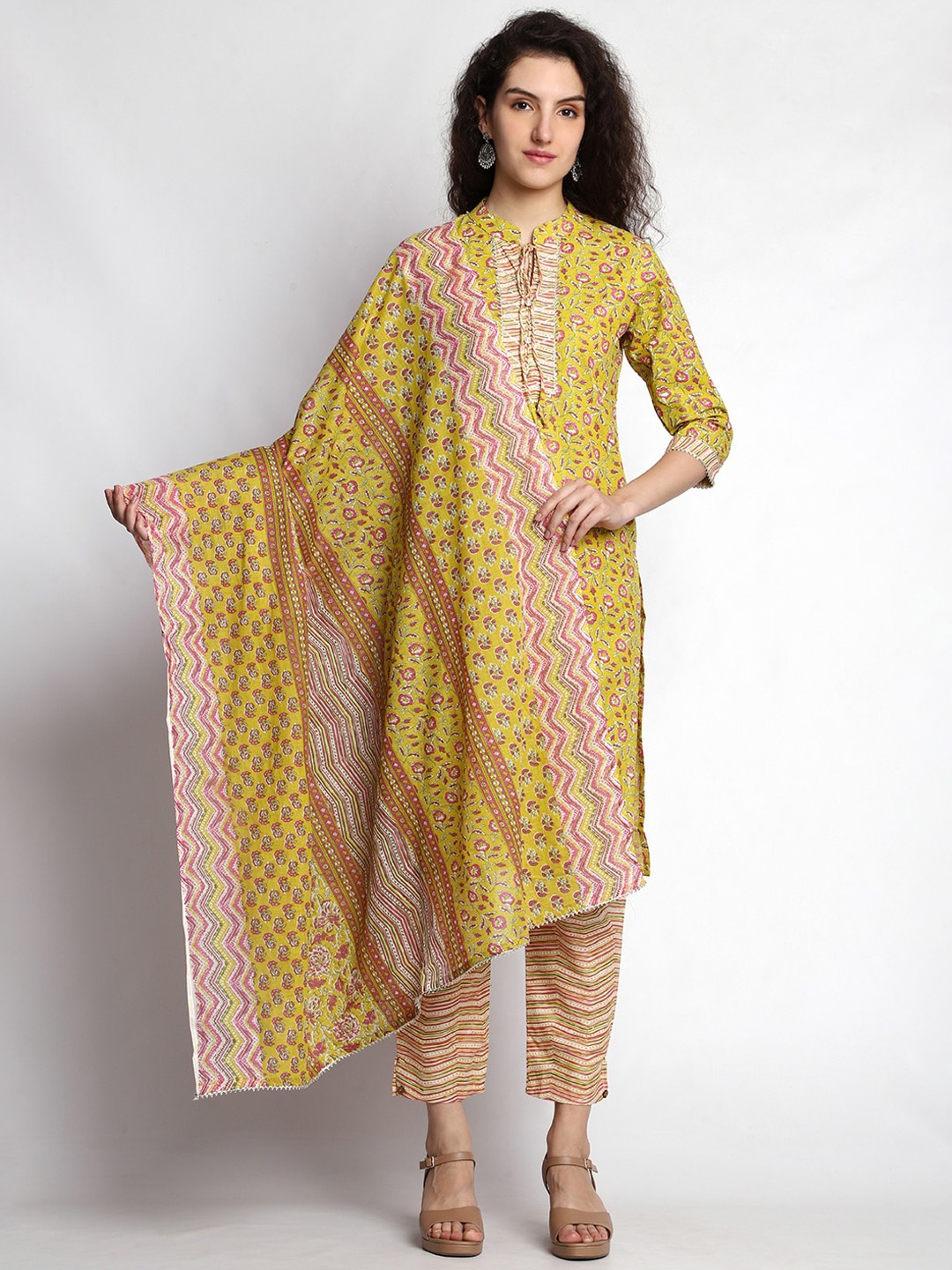 

JC4U Floral Printed Mandarin Collar Gotta Patti Pure Cotton Kurta & Trousers With Dupatta, Yellow