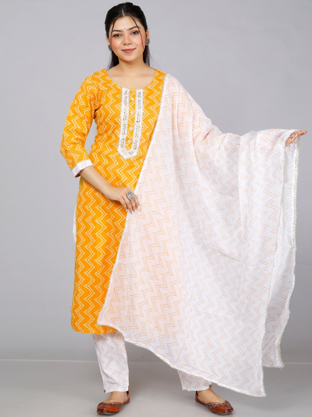 

JC4U Ethnic Motif Printed Regular Gotta Patti Kurta with Trousers & With Dupatta, Yellow