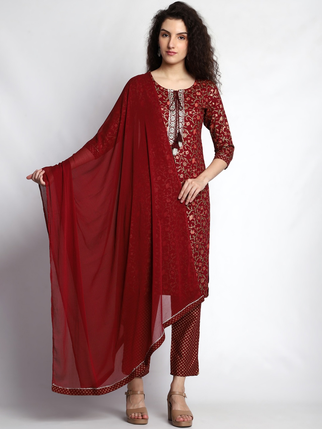 

JC4U Ethnic Motifs Printed Tie-Up Neck Gotta Patti Kurta with Trousers & With Dupatta, Maroon