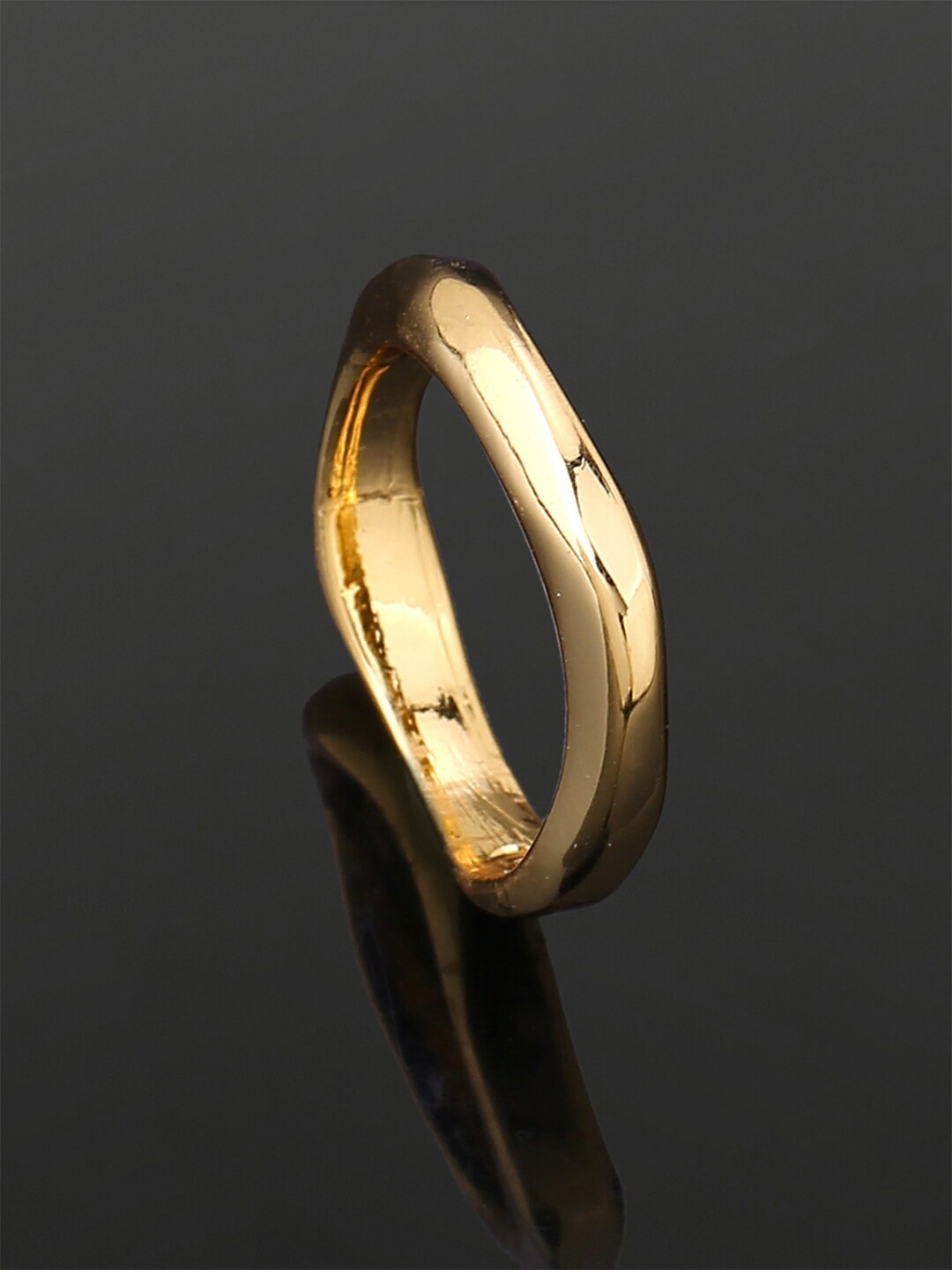 

Estele Gold-Plated Finger Ring