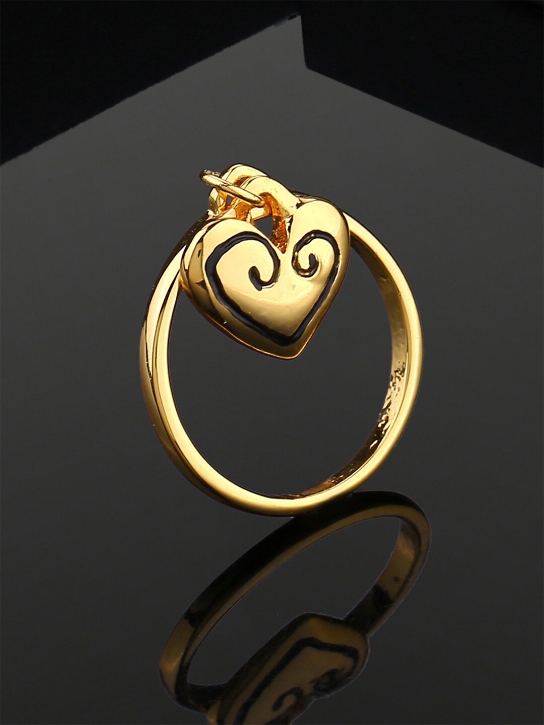 

Estele Gold-Plated Finger Ring