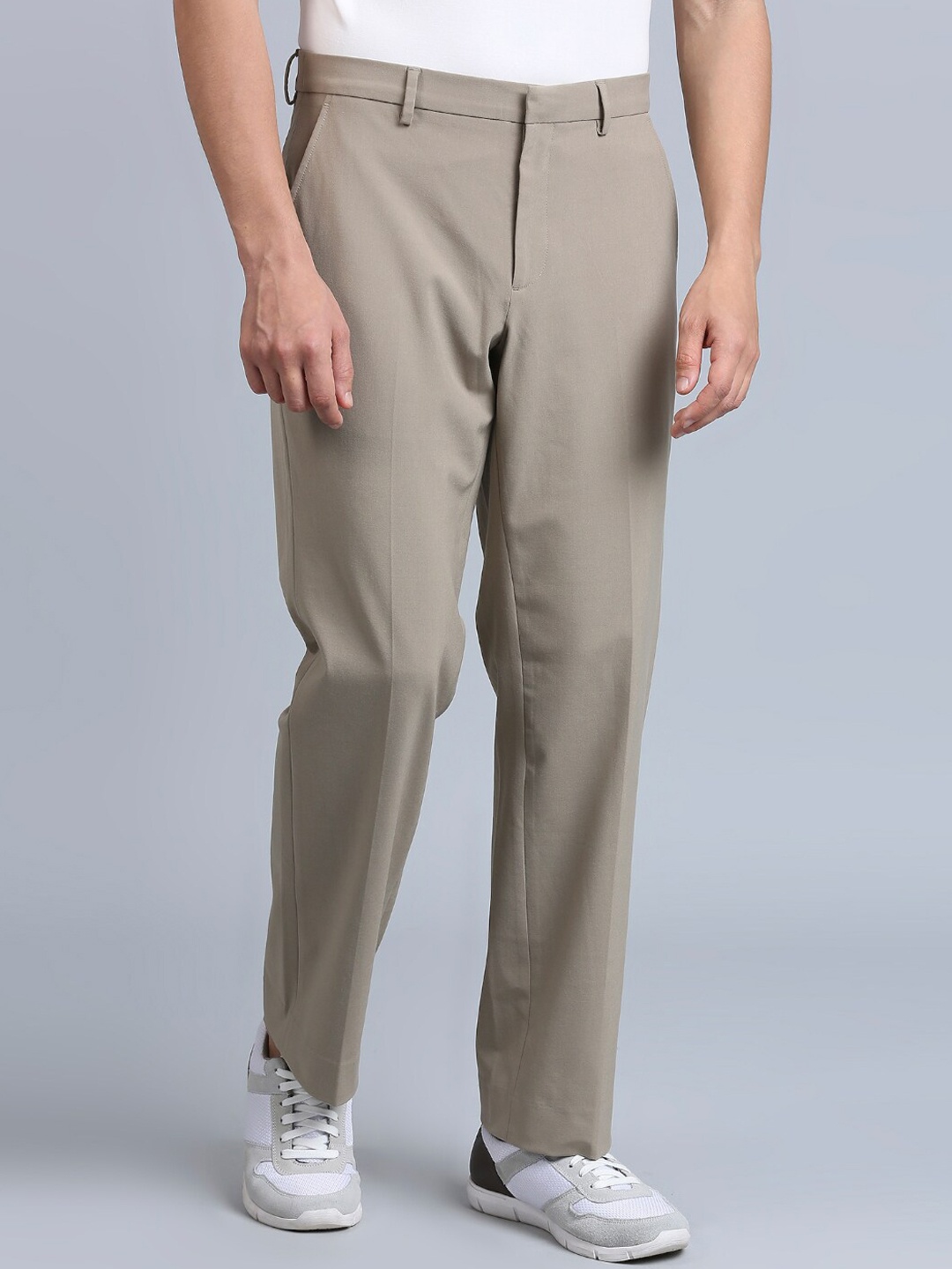

ONEMILE Men Mid-Rise Loose Fit Trousers, Beige