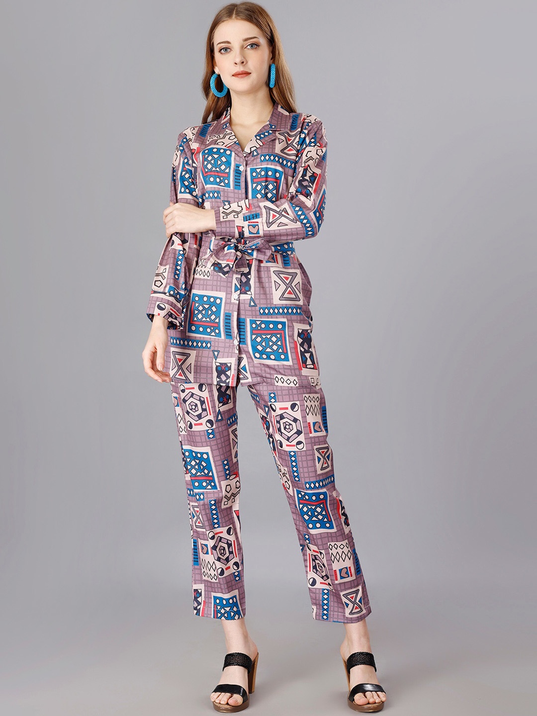 

Ekta Textiles Geometric Printed Cuban Collar Tie-Up Shirt With Printed Trousers, Grey