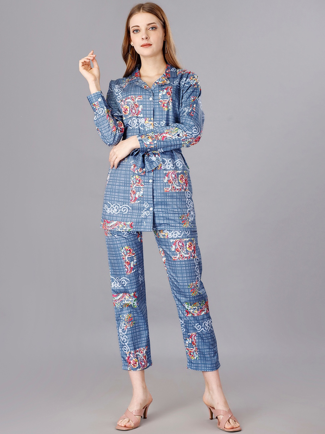 

Ekta Textiles Ethnic Motifs Printed Cuban Collar Tie-Up Shirt & Trousers, Blue