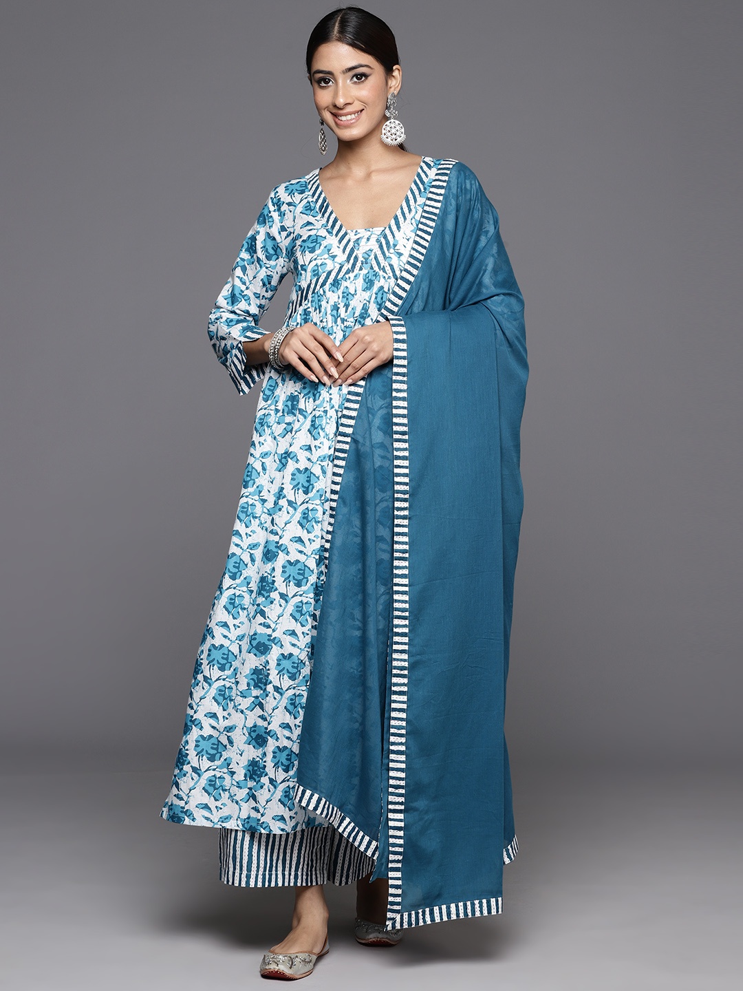 

Varanga Printed Regular Kantha Work Pure Cotton Kurta with Palazzos & Dupatta, Blue