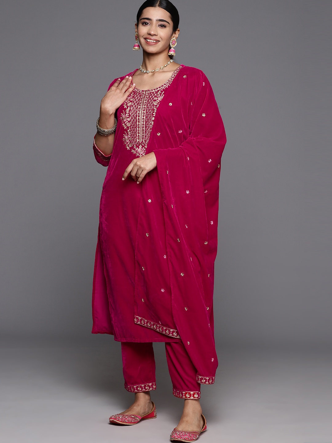 

Varanga Floral Zari Embroidered Velvet Kurta with Trouser & Velvet Dupatta, Pink