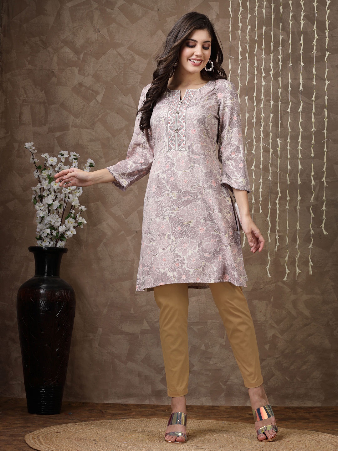 

Nayam By Lakshita Lavender Floral Printed Thread Work Thread Work Kurti