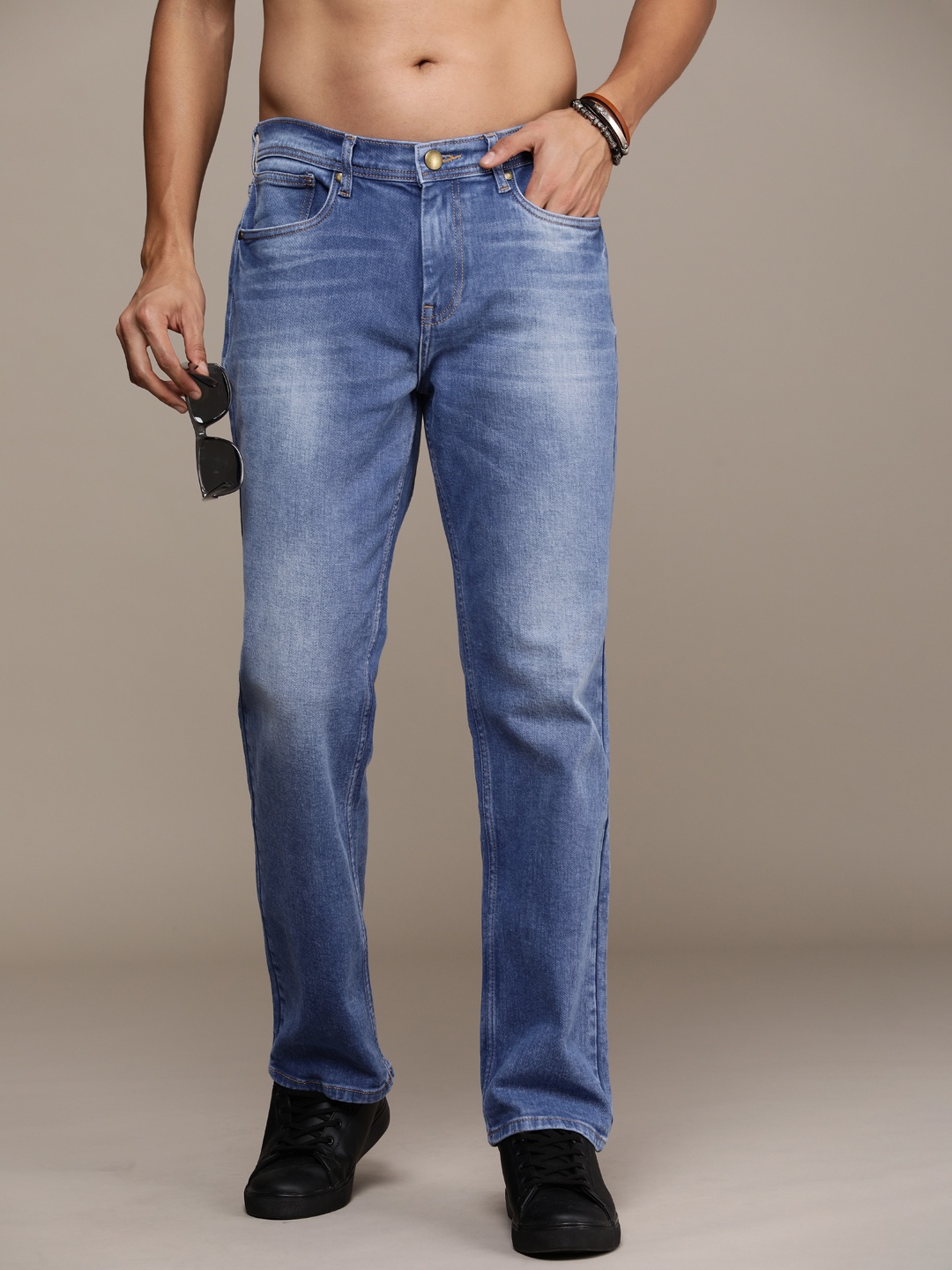 

Roadster Men Regular Fit Light Fade Stretchable Jeans, Blue