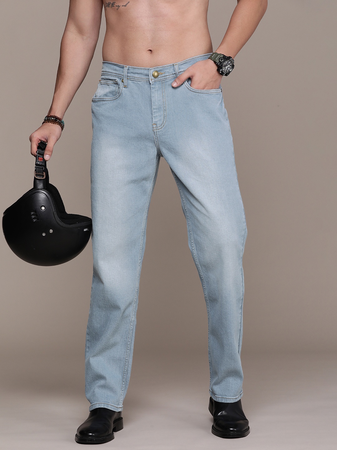 

Roadster Men Light Fade Regular Fit Stretchable Jeans, Blue