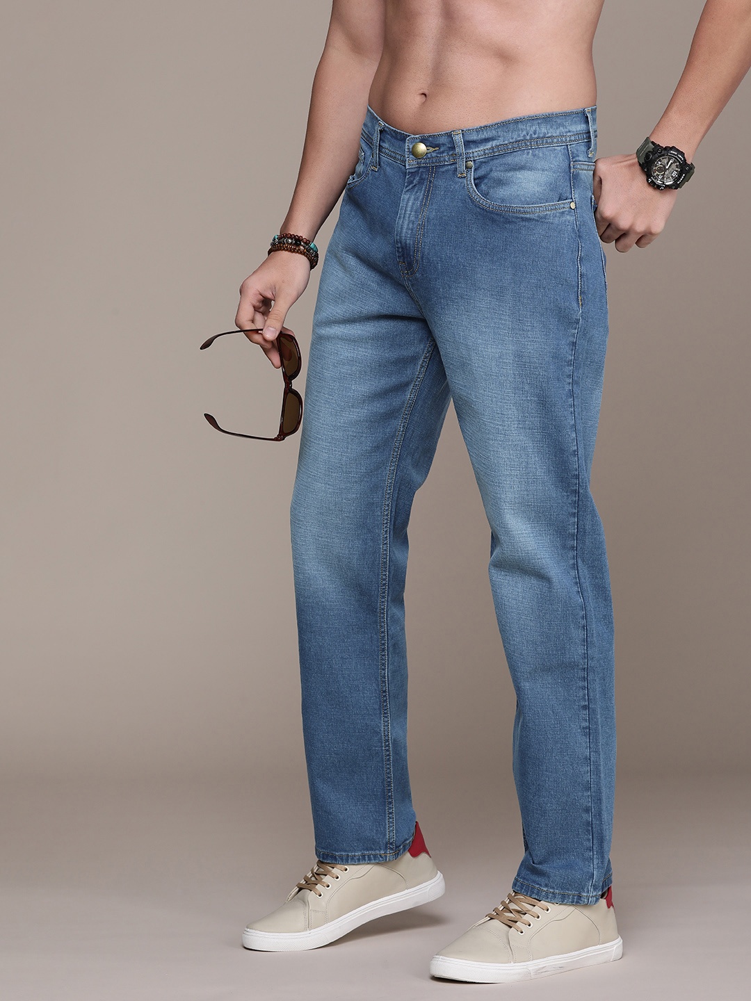 

Roadster Men Light Fade Regular Fit Stretchable Jeans, Blue