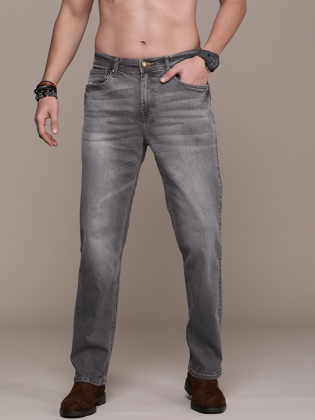 

Roadster Men Light Fade Regular Fit Stretchable Jeans, Grey