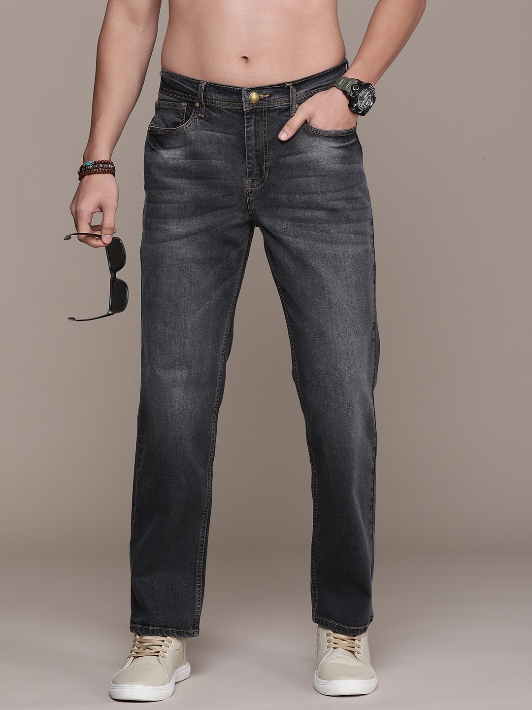 

Roadster Men Light Fade Regular Fit Stretchable Jeans, Black