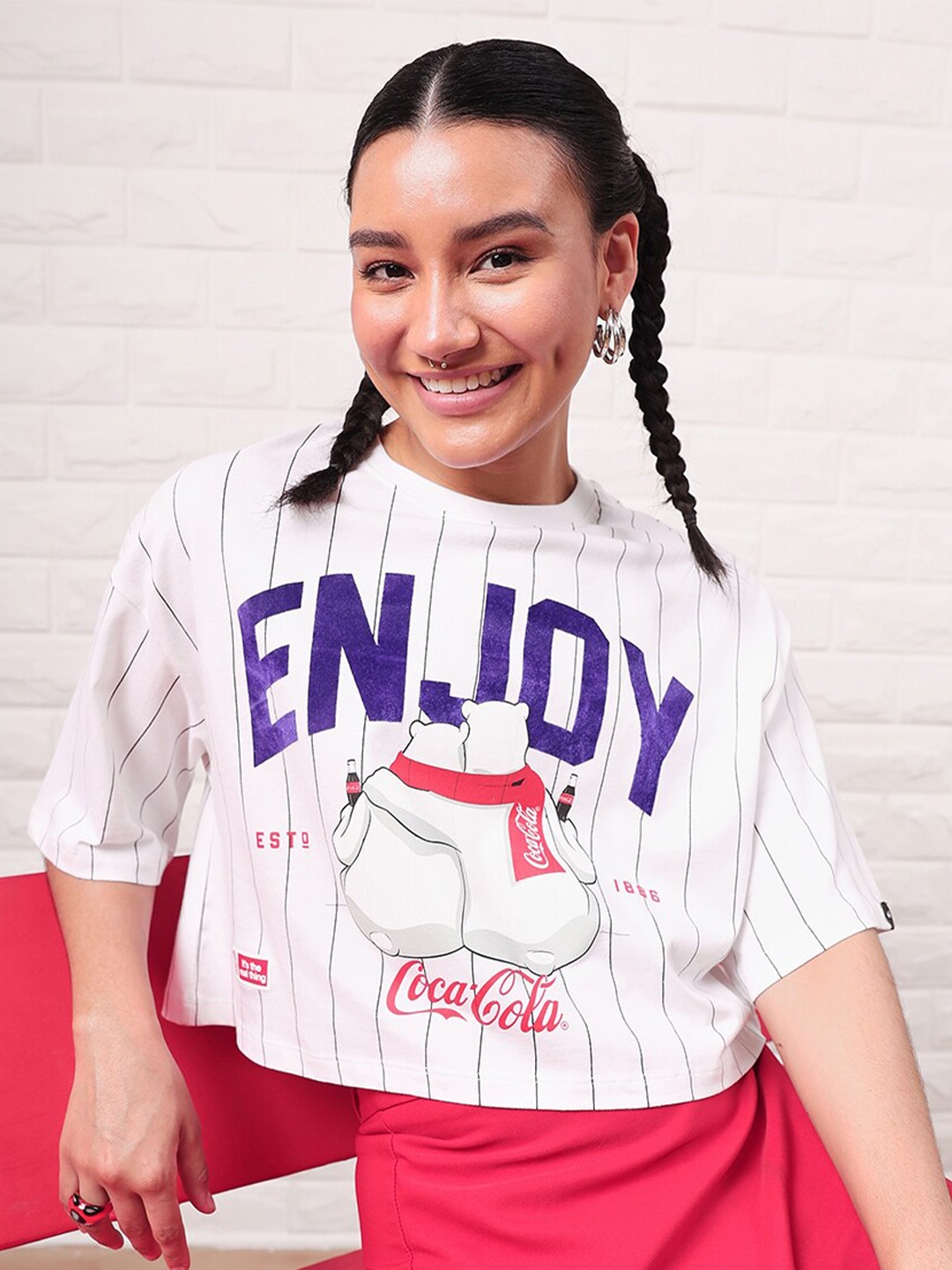 

Bewakoof White Graphic Printed Drop-Shoulder Sleeves Pure Cotton Oversized Crop T-Shirt
