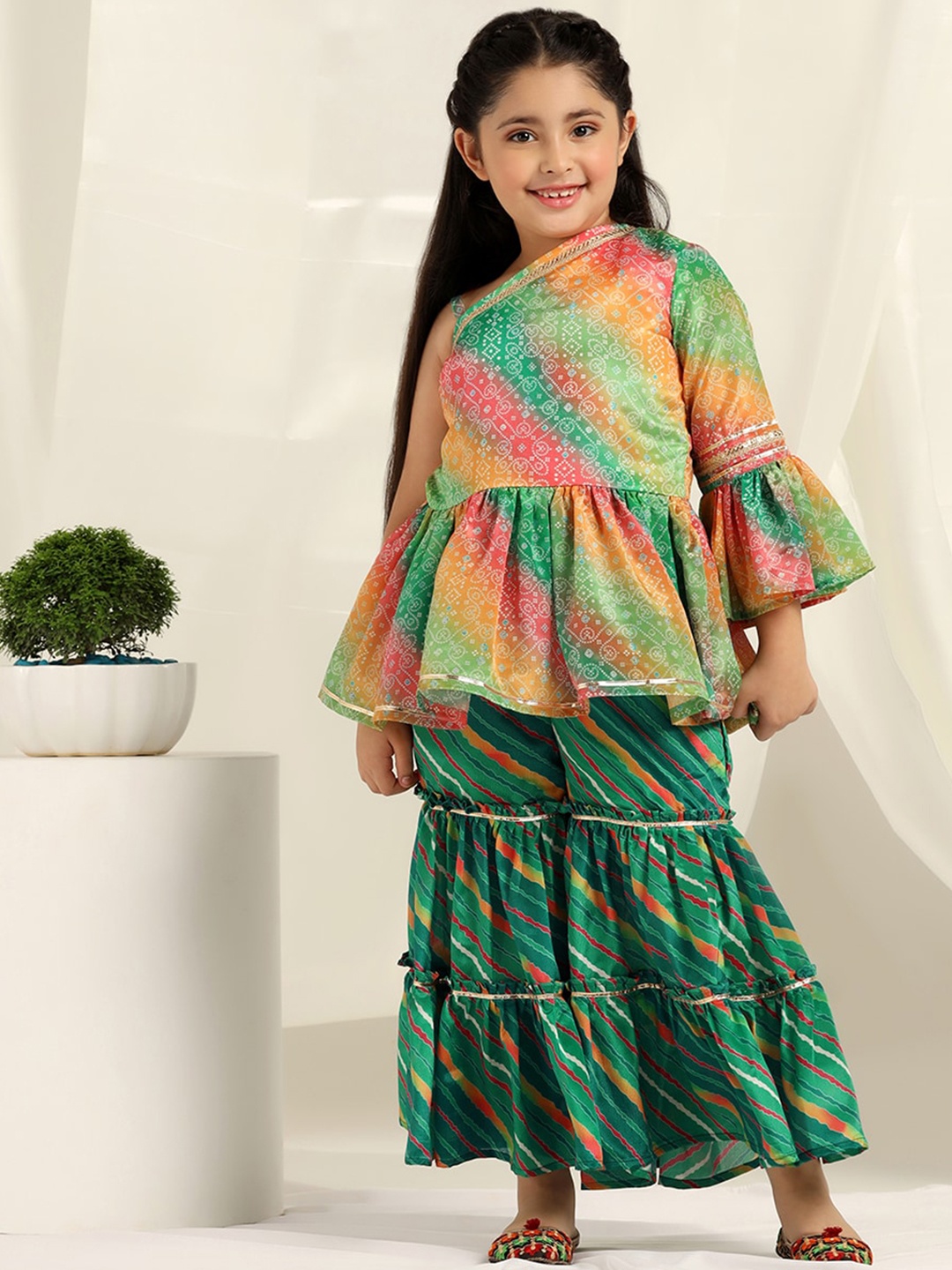 

FASHION DREAM Girls Bandhani Printed One Shoulder Bell Sleeves A-line Kurta with Sharara, Green