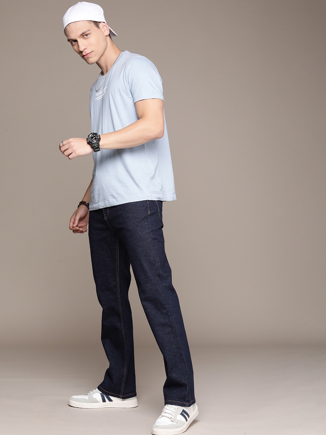 

Roadster Men Mid-Rise Bootcut Stretchable Jeans, Blue