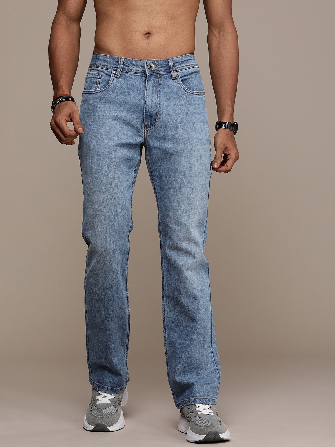 

Roadster Men Bootcut Light Fade Stretchable Jeans, Blue