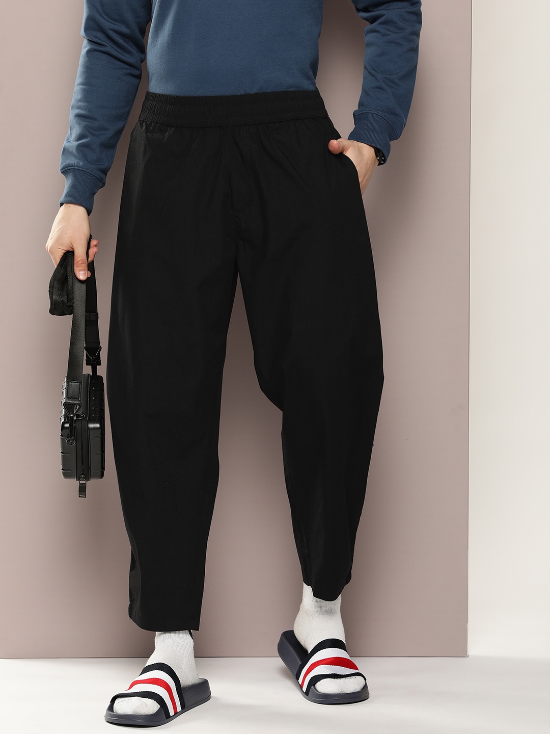 

Kook N Keech Men Pure Cotton Relaxed Trousers, Black