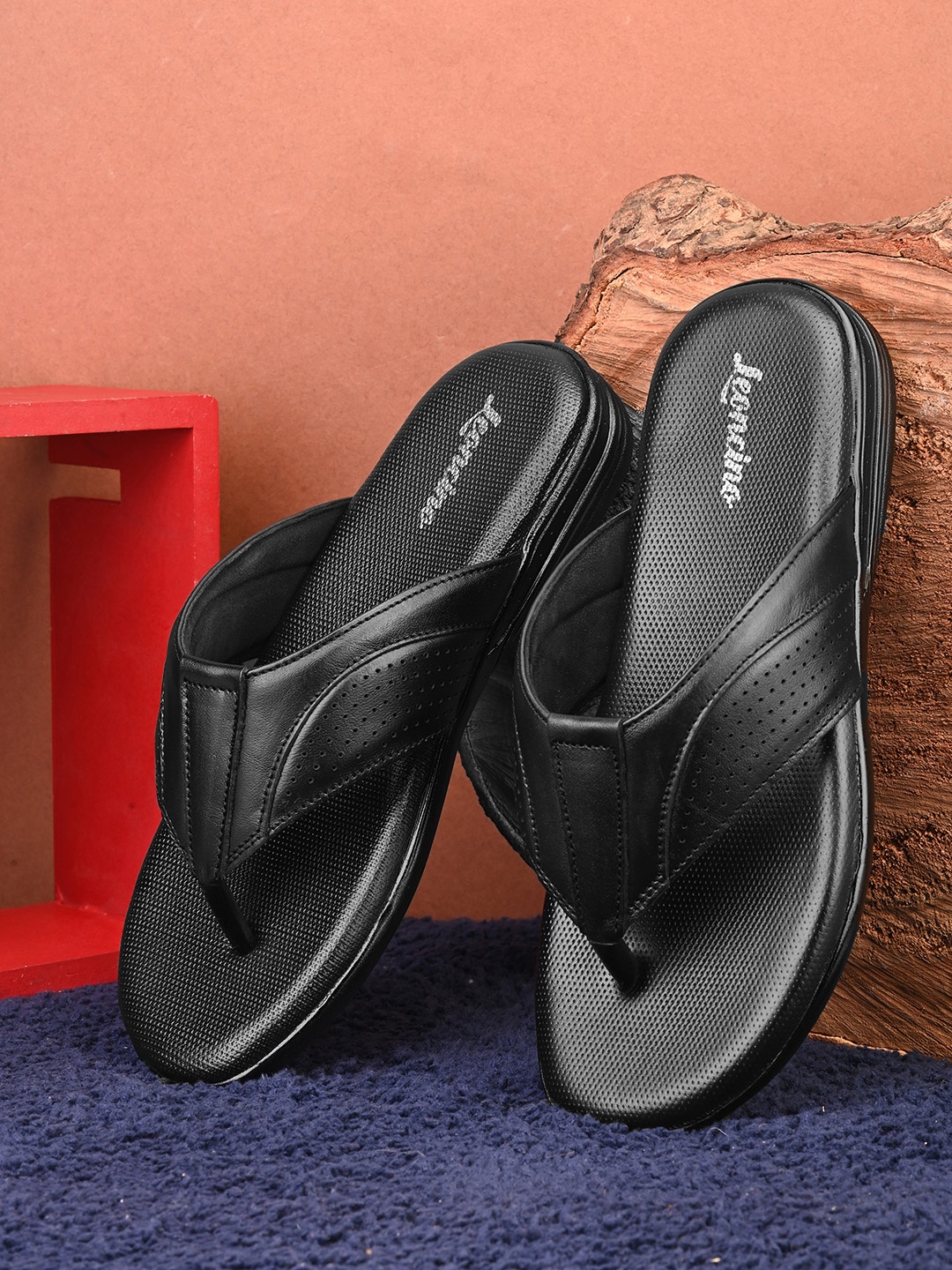 

LEONCINO Men Perforated Leather Comfort Sandals, Black